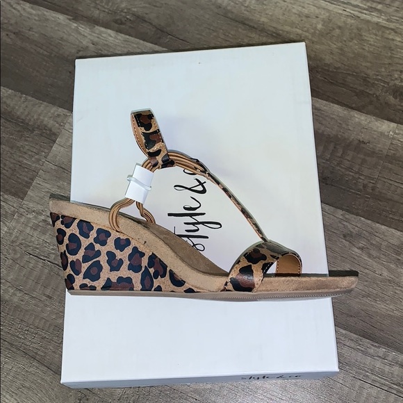 Style & Co.Mulan Open Toe Casual Platform Sandals - Picture 8 of 9